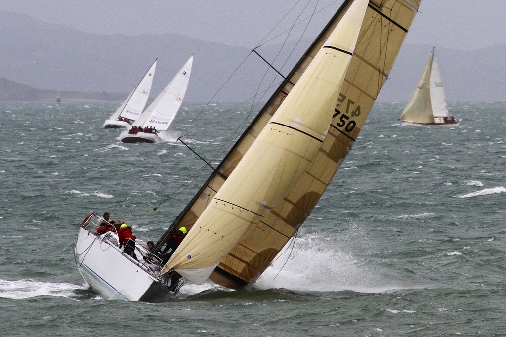 Reaching for the mark  - RNZYS Winter Series - Final Race September 15, 2012 © Richard Gladwell www.photosport.co.nz